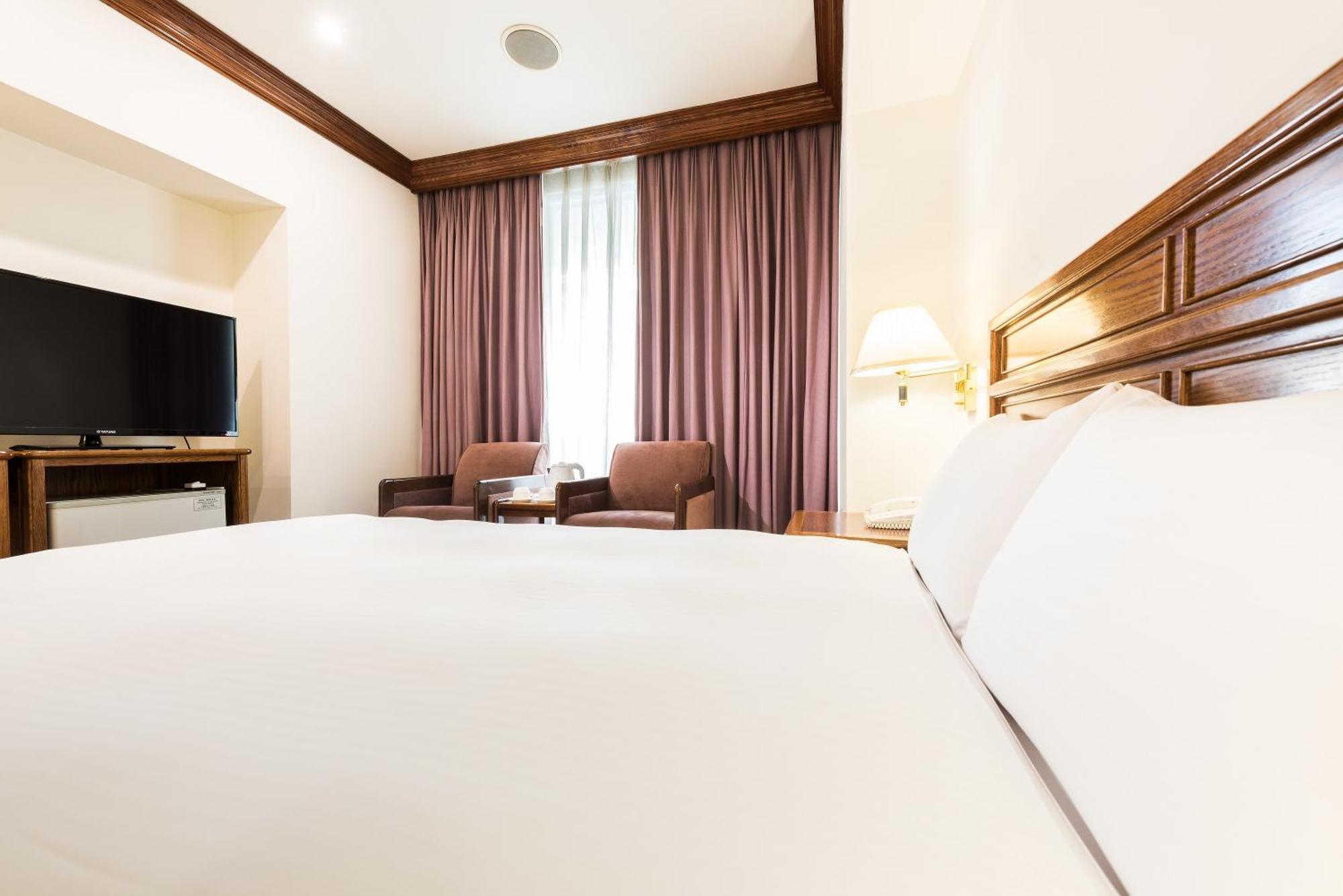 Hotel Tainan Exterior photo