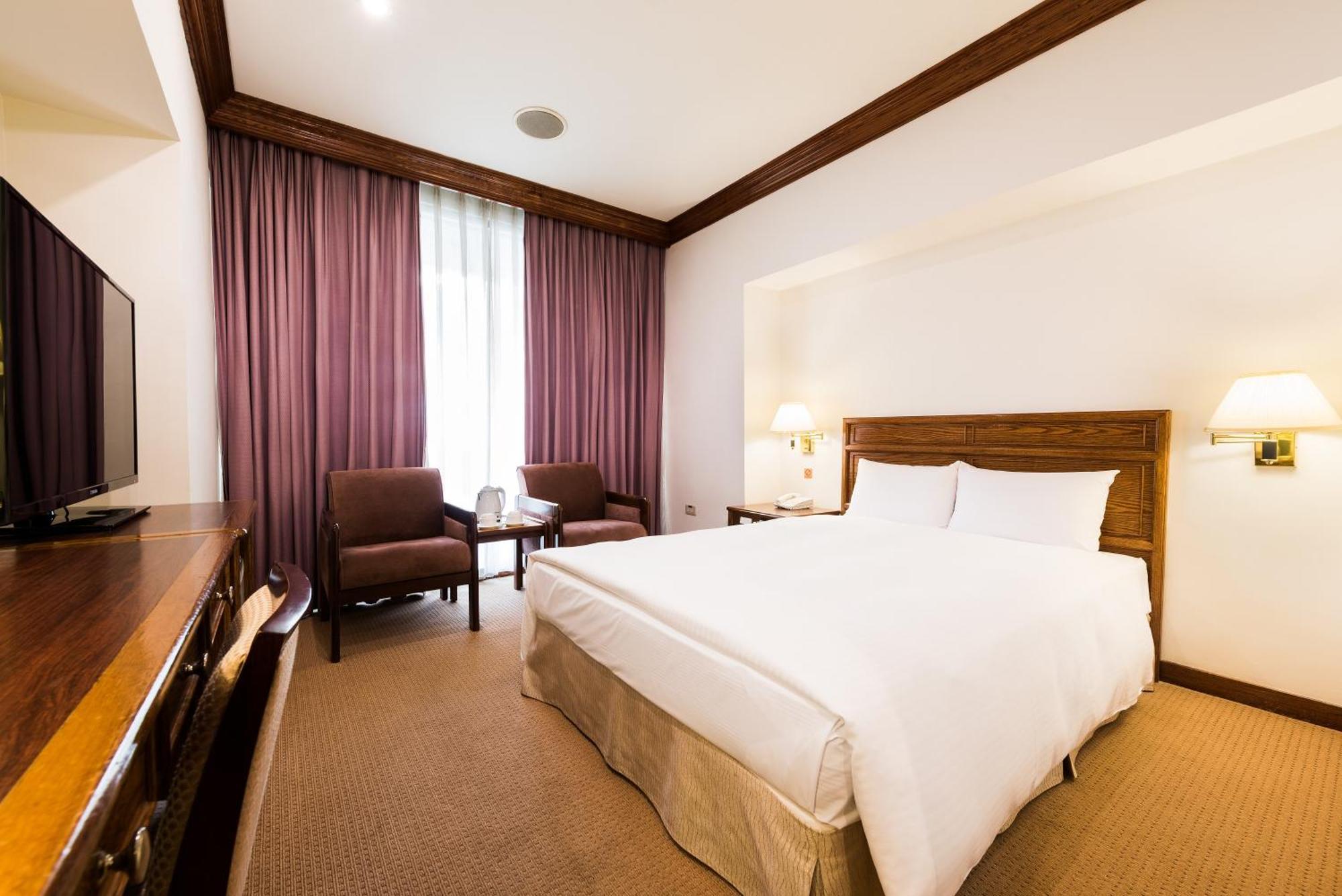 Hotel Tainan Exterior photo