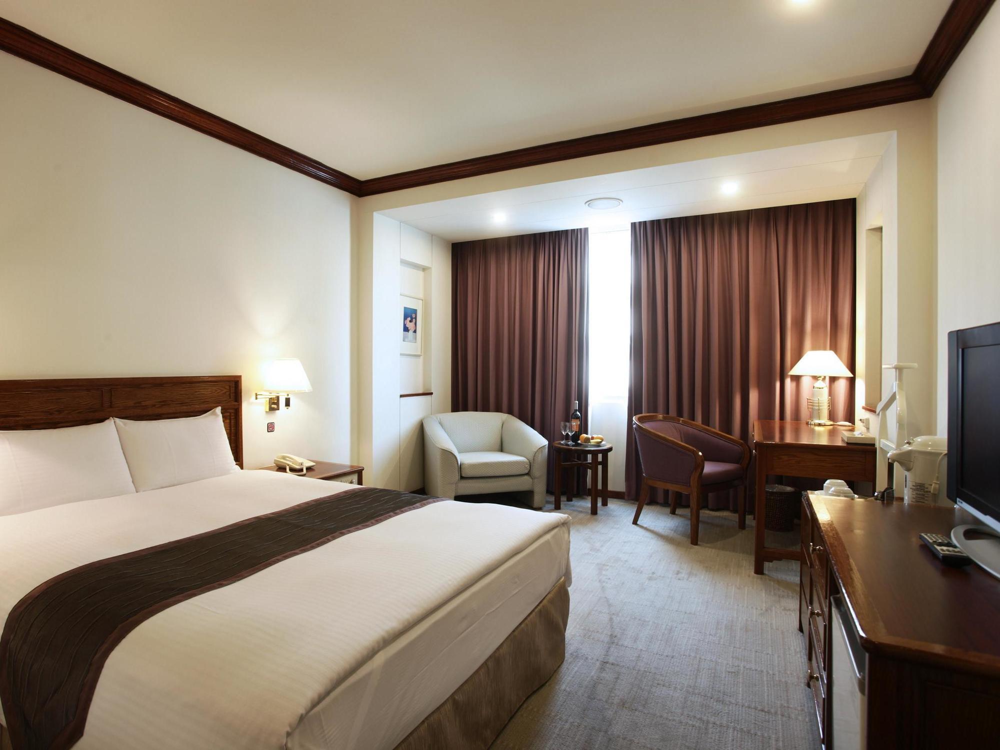 Hotel Tainan Exterior photo