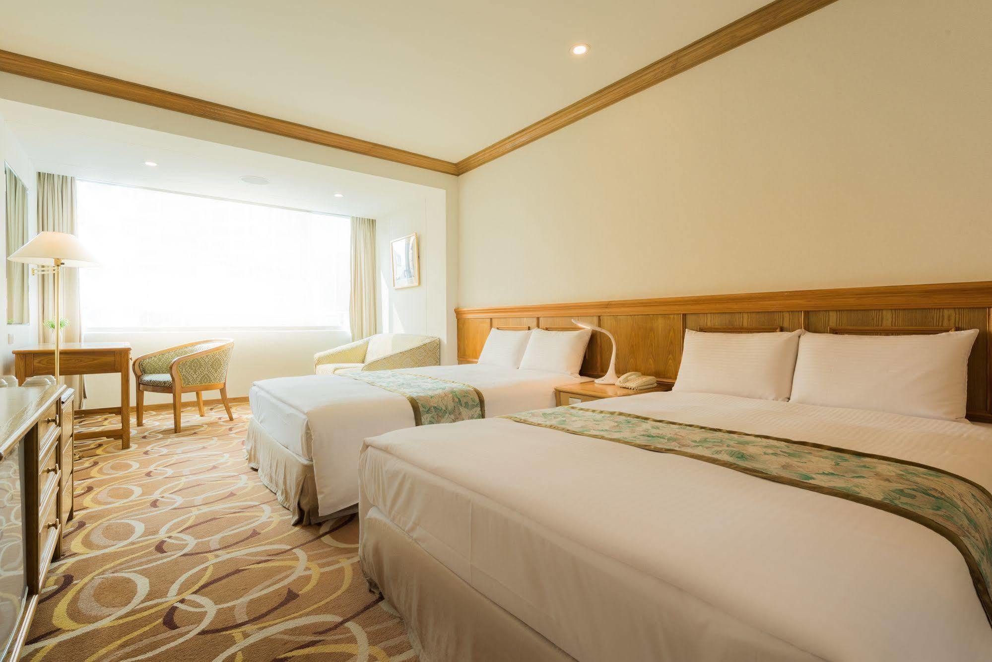 Hotel Tainan Exterior photo