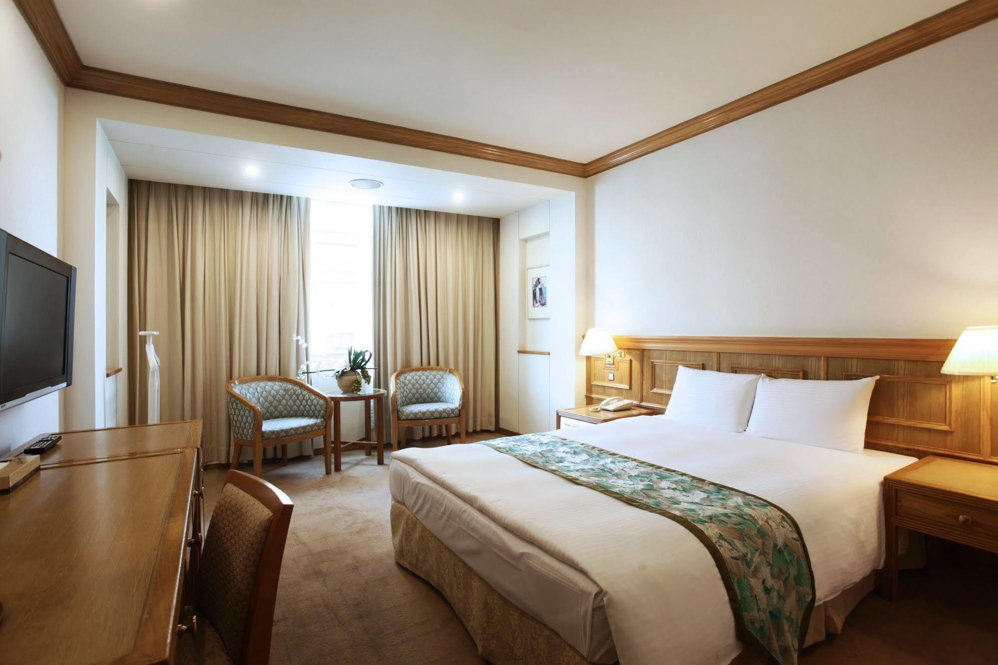 Hotel Tainan Exterior photo